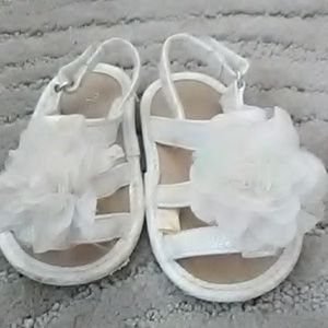 Children place sandles size 6/12 months